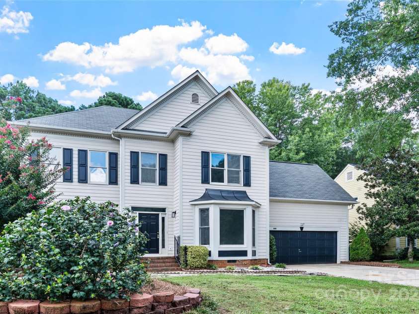 9418 Arborview Court, Charlotte, NC 28269.  MLS# CAR4285761, YatesRealty ID 35290. Welcome to 9418 Arborview Drive