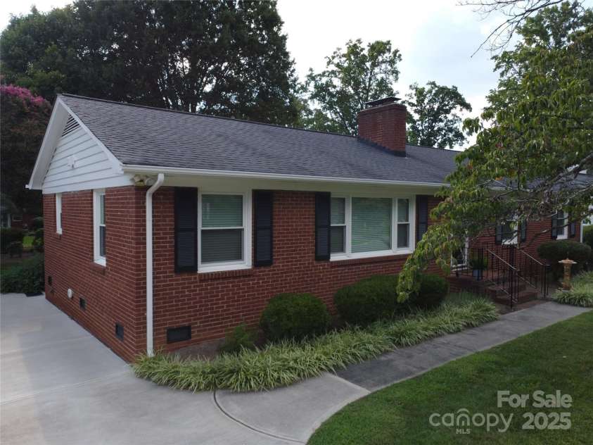 5408 Valley Forge Road, Charlotte, NC 28210.  MLS# CAR4286058, YatesRealty ID 35291. 