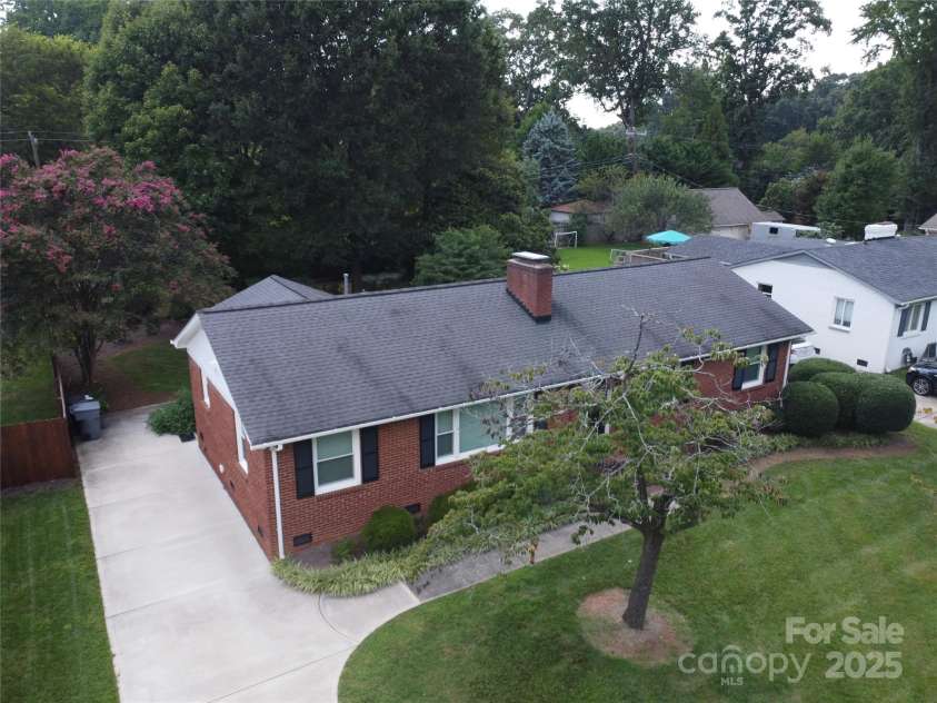 5408 Valley Forge Road, Charlotte, NC 28210.  MLS# CAR4286058, YatesRealty ID 35291. 