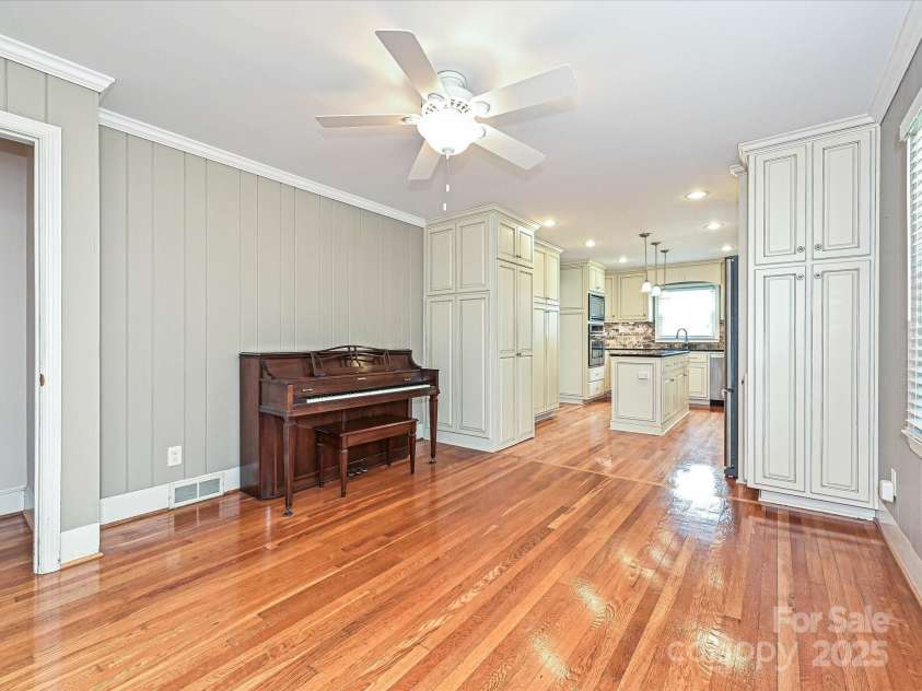 5408 Valley Forge Road, Charlotte, NC 28210.  MLS# CAR4286058, YatesRealty ID 35291. 