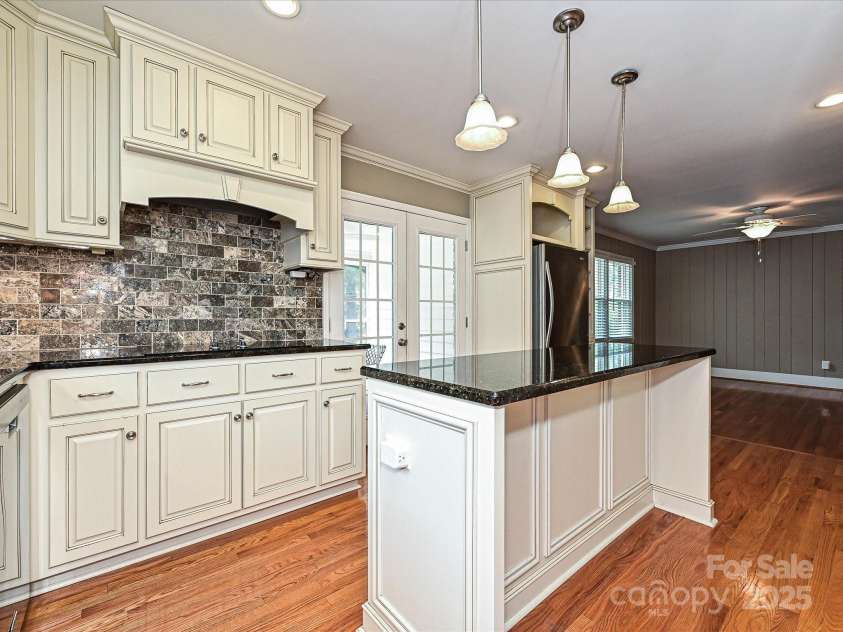 5408 Valley Forge Road, Charlotte, NC 28210.  MLS# CAR4286058, YatesRealty ID 35291. 