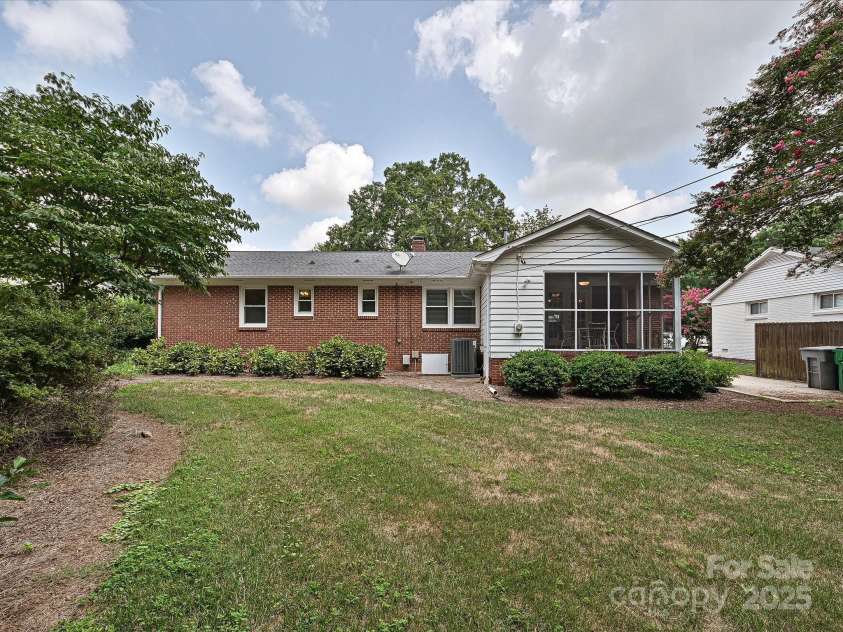 5408 Valley Forge Road, Charlotte, NC 28210.  MLS# CAR4286058, YatesRealty ID 35291. 