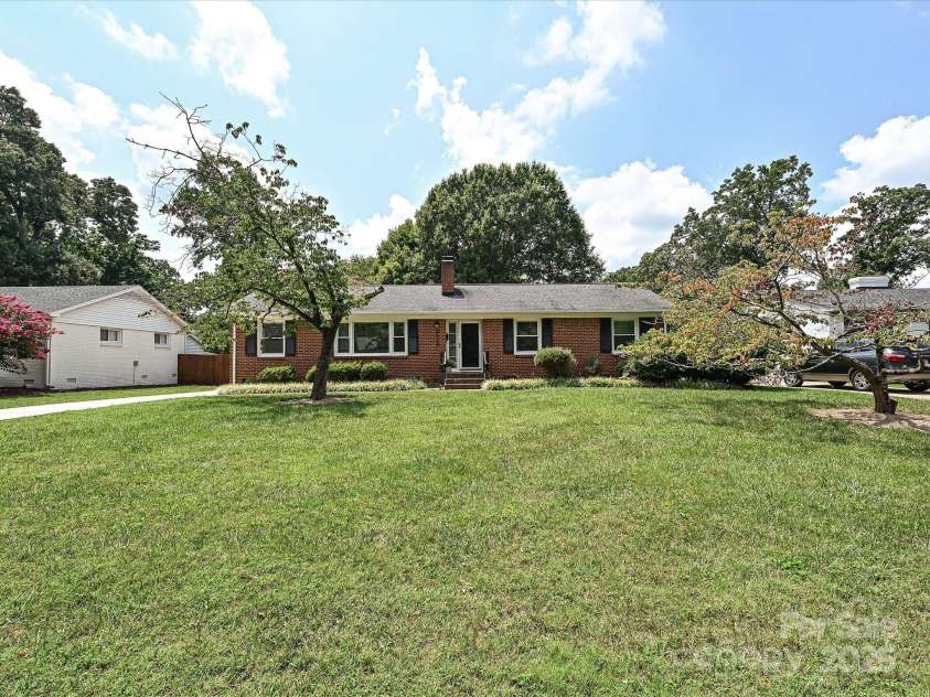 5408 Valley Forge Road, Charlotte, NC 28210.  MLS# CAR4286058, YatesRealty ID 35291. 