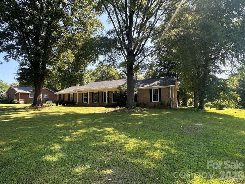 5836 Lebanon Road, Charlotte, NC 28227.  MLS# CAR4398860, YatesRealty ID 35291. 