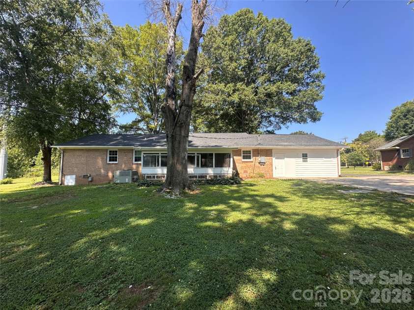 5836 Lebanon Road, Charlotte, NC 28227.  MLS# CAR4398860, YatesRealty ID 35291. 