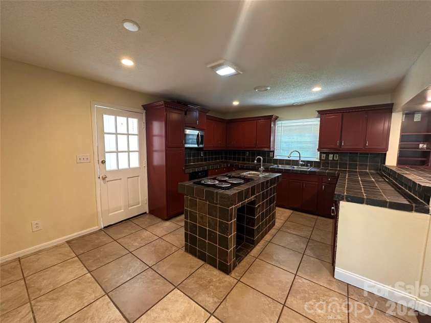 5836 Lebanon Road, Charlotte, NC 28227.  MLS# CAR4398860, YatesRealty ID 35291. 