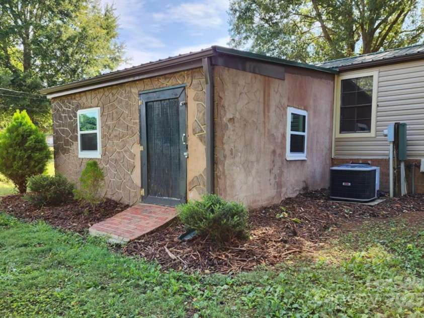 4793 Panama Drive, Conover, NC 28613.  MLS# CAR4288570, YatesRealty ID 35292. 