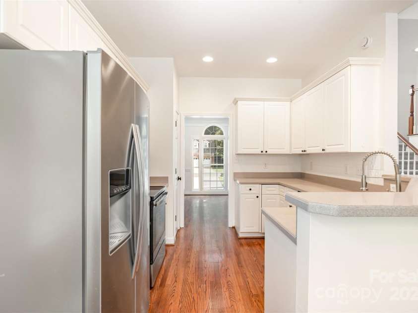 2746 Cameron Commons Way, Matthews, NC 28104.  MLS# CAR4242732, YatesRealty ID 35293. 