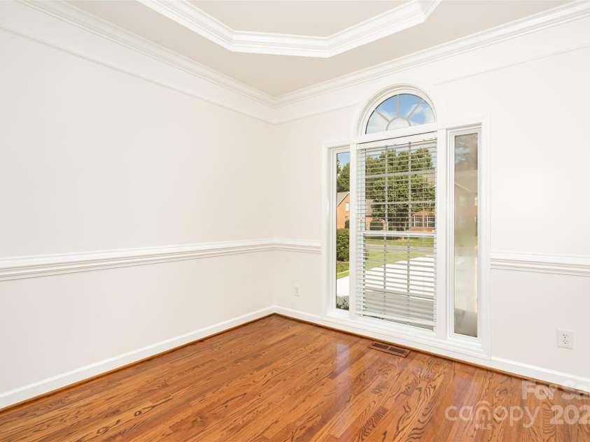 2746 Cameron Commons Way, Matthews, NC 28104.  MLS# CAR4242732, YatesRealty ID 35293. Dining room