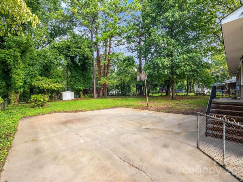 1167 India Hook Road, Rock Hill, SC 29732.  MLS# CAR4292033, YatesRealty ID 35296. 