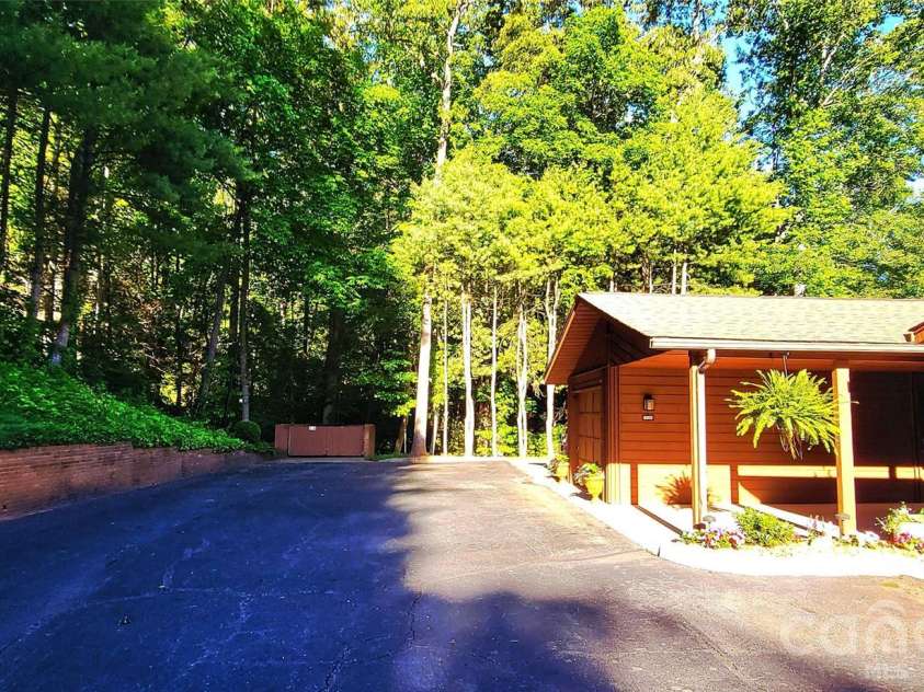 308 Woodfield Drive, Asheville, NC 28803.  MLS# CAR4398698, YatesRealty ID 35296. 