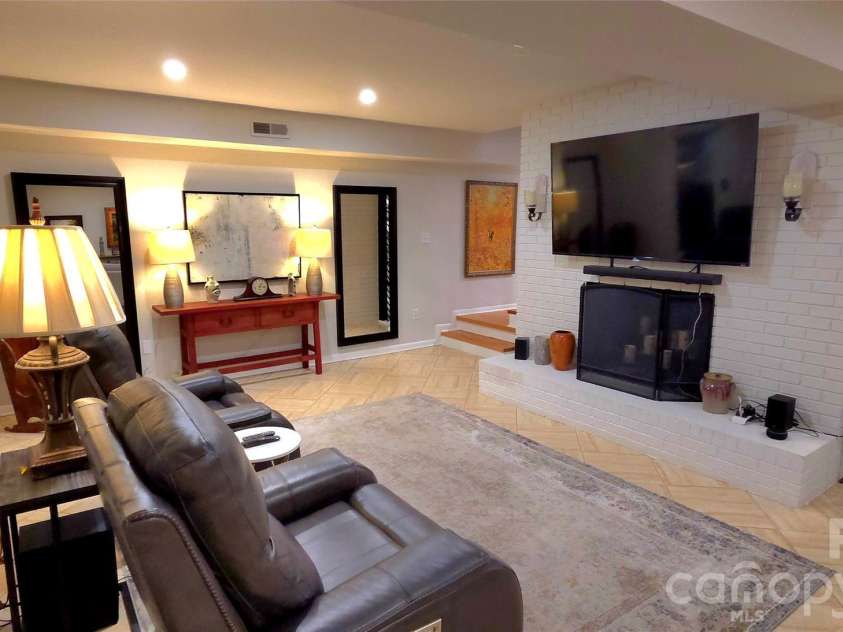 308 Woodfield Drive, Asheville, NC 28803.  MLS# CAR4398698, YatesRealty ID 35296. 