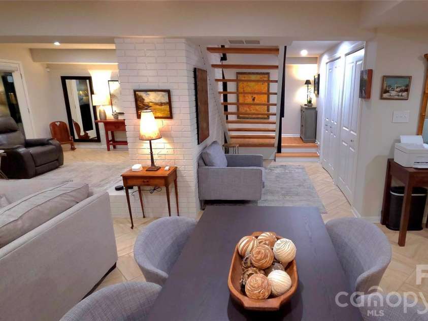 308 Woodfield Drive, Asheville, NC 28803.  MLS# CAR4398698, YatesRealty ID 35296. 