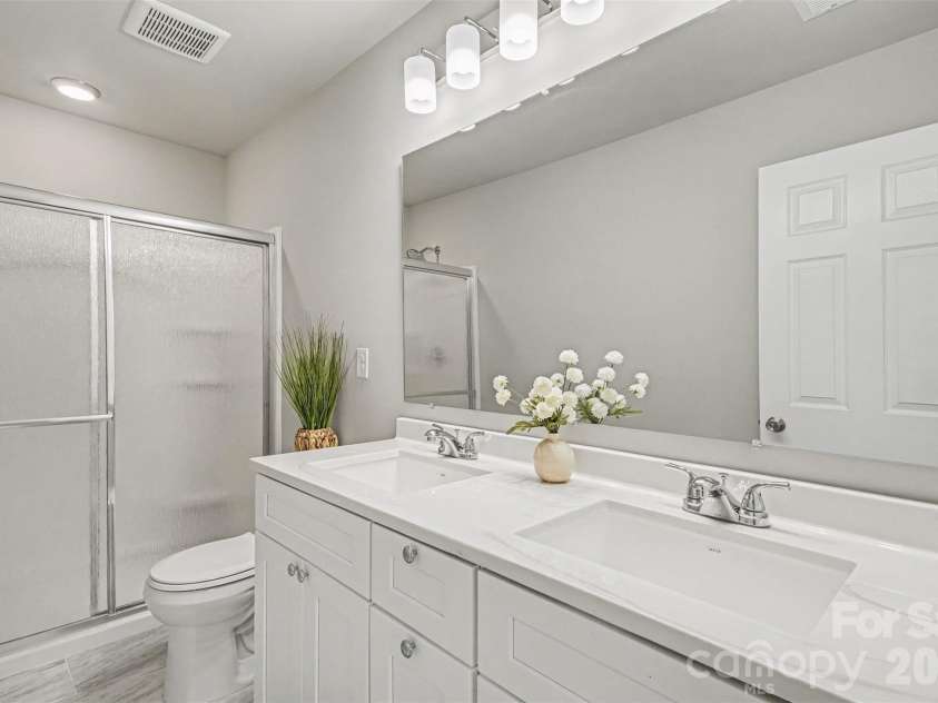 2137 Tom Sadler Road, Charlotte, NC 28214.  MLS# CAR4398832, YatesRealty ID 35297. 