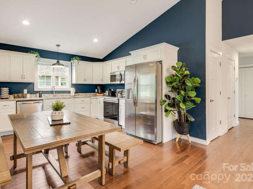 868 Sand Hill Road, Asheville, NC 28806.  MLS# CAR4292562, YatesRealty ID 35297. 