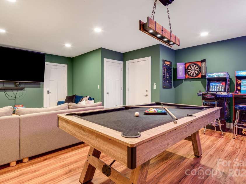 868 Sand Hill Road, Asheville, NC 28806.  MLS# CAR4292562, YatesRealty ID 35297. 