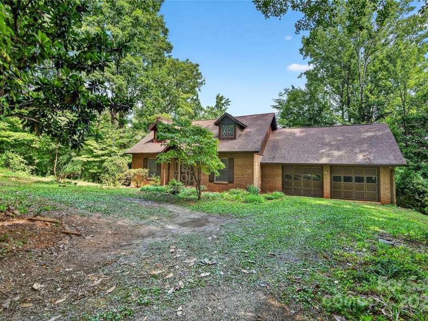 535 Gaither Road, Statesville, NC 28625.  MLS# CAR4289309, YatesRealty ID 35298. 