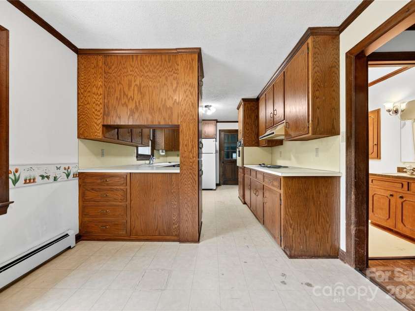 535 Gaither Road, Statesville, NC 28625.  MLS# CAR4289309, YatesRealty ID 35298. 