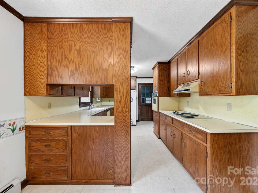 535 Gaither Road, Statesville, NC 28625.  MLS# CAR4289309, YatesRealty ID 35298. 