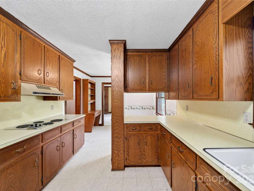 535 Gaither Road, Statesville, NC 28625.  MLS# CAR4289309, YatesRealty ID 35298. 