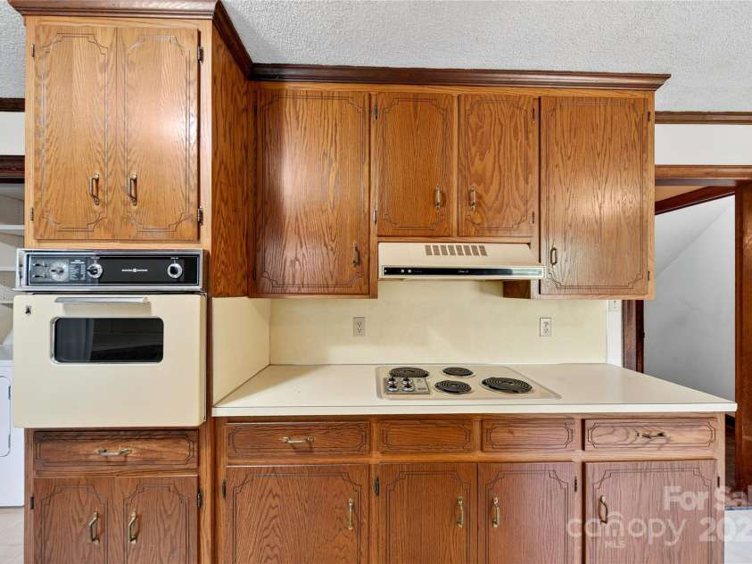 535 Gaither Road, Statesville, NC 28625.  MLS# CAR4289309, YatesRealty ID 35298. 