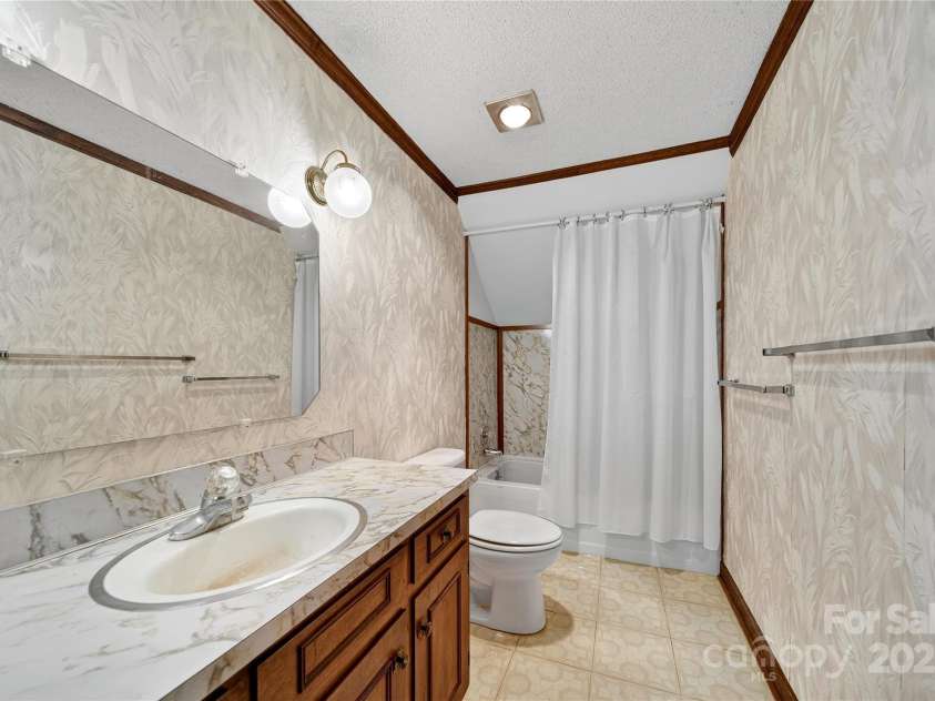 535 Gaither Road, Statesville, NC 28625.  MLS# CAR4289309, YatesRealty ID 35298. 