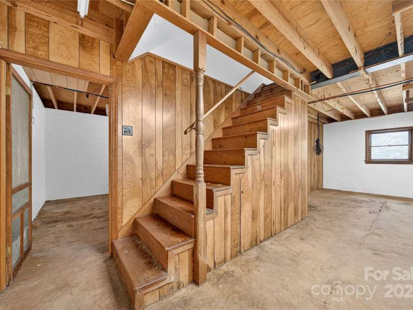 535 Gaither Road, Statesville, NC 28625.  MLS# CAR4289309, YatesRealty ID 35298. 