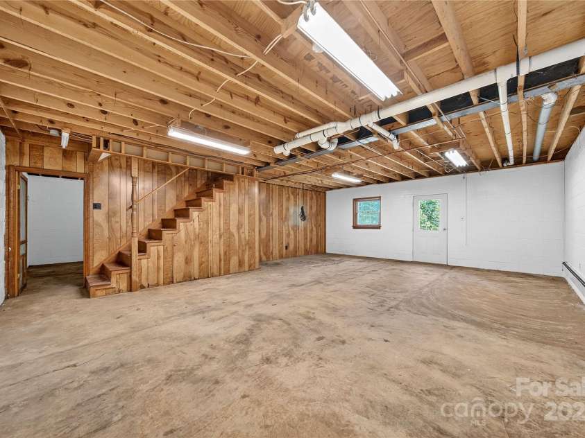 535 Gaither Road, Statesville, NC 28625.  MLS# CAR4289309, YatesRealty ID 35298. 