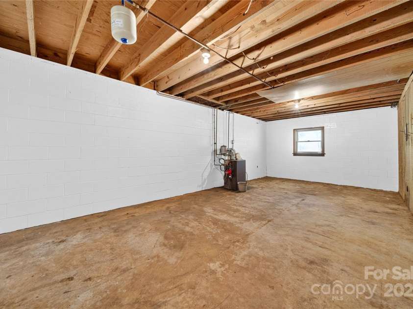 535 Gaither Road, Statesville, NC 28625.  MLS# CAR4289309, YatesRealty ID 35298. 