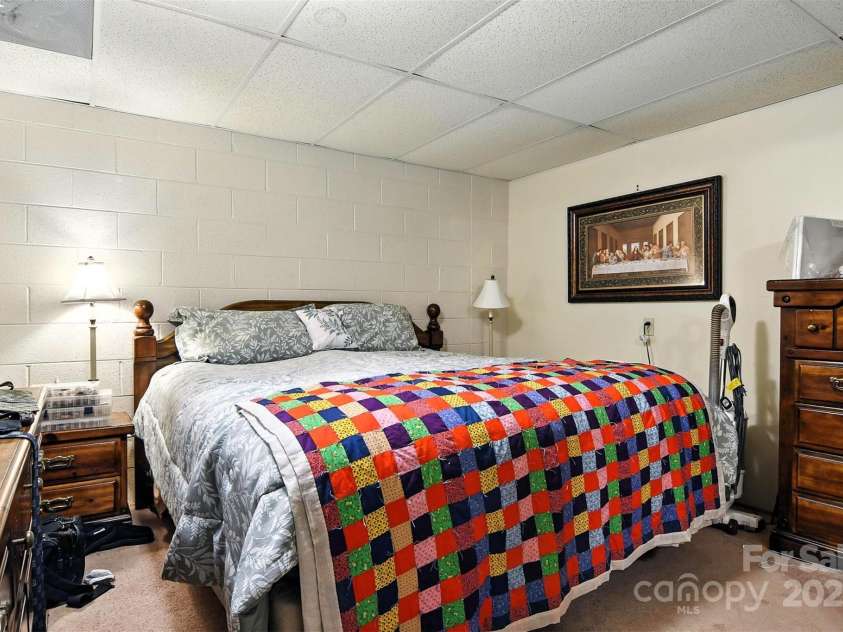 530 5th Street, Hickory, NC 28601.  MLS# CAR4289321, YatesRealty ID 353. Apartment Bedroom #1