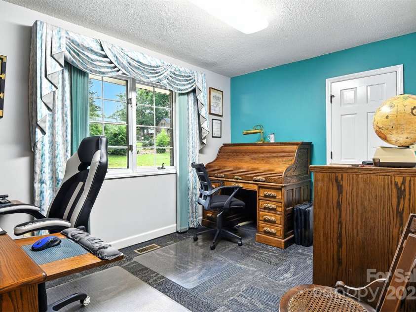 530 5th Street, Hickory, NC 28601.  MLS# CAR4289321, YatesRealty ID 353. Bedroom #3 or Office on main floor