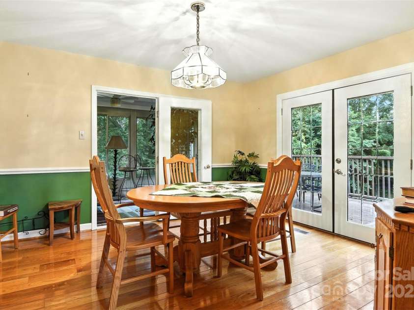 530 5th Street, Hickory, NC 28601.  MLS# CAR4289321, YatesRealty ID 353. Dining Room, wide plank flooring with wooden pegs