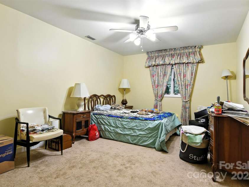 530 5th Street, Hickory, NC 28601.  MLS# CAR4289321, YatesRealty ID 353. Downstairs Bedroom