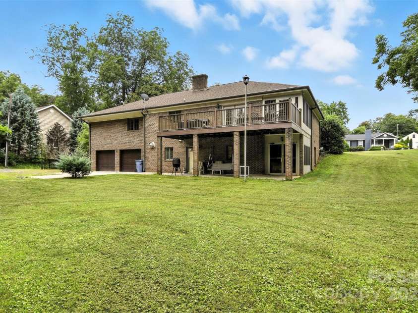 530 5th Street, Hickory, NC 28601.  MLS# CAR4289321, YatesRealty ID 353. Rear view