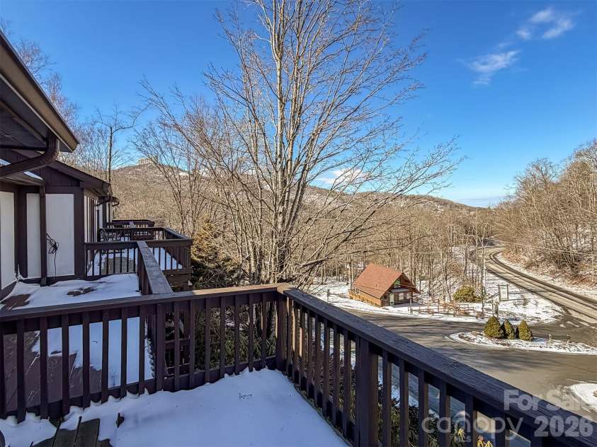174 Grouse Moor Drive, Sugar Mountain, NC 28604.  MLS# CAR4336083, YatesRealty ID 3530. 