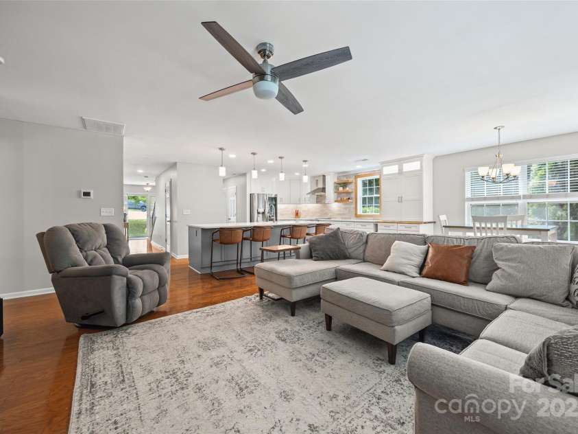 438 Elizabeth Valley Lane, Clover, SC 29710.  MLS# CAR4297149, YatesRealty ID 35300. 