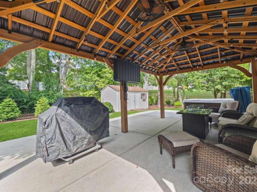 438 Elizabeth Valley Lane, Clover, SC 29710.  MLS# CAR4297149, YatesRealty ID 35300. 