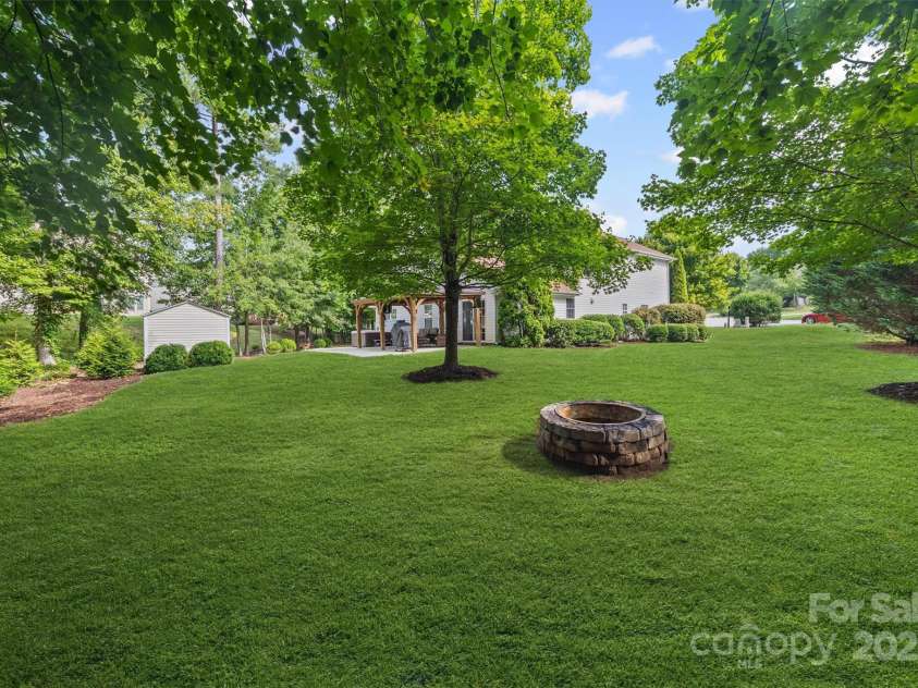 438 Elizabeth Valley Lane, Clover, SC 29710.  MLS# CAR4297149, YatesRealty ID 35300. 