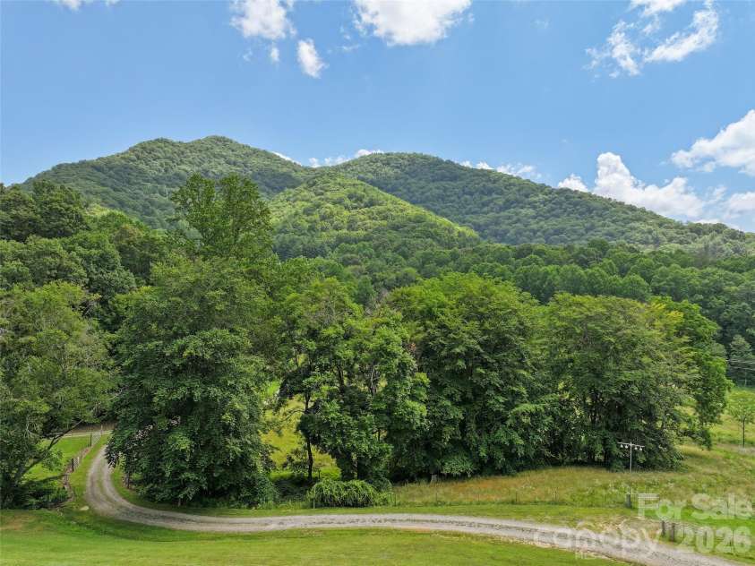 81 Aldens Way, Clyde, NC 28721.  MLS# CAR4400047, YatesRealty ID 35300. 