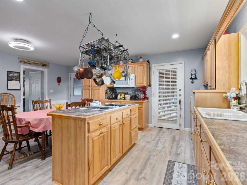 81 Aldens Way, Clyde, NC 28721.  MLS# CAR4400047, YatesRealty ID 35300. 