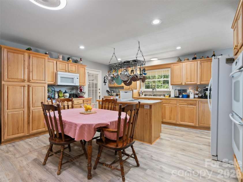 81 Aldens Way, Clyde, NC 28721.  MLS# CAR4400047, YatesRealty ID 35300. 