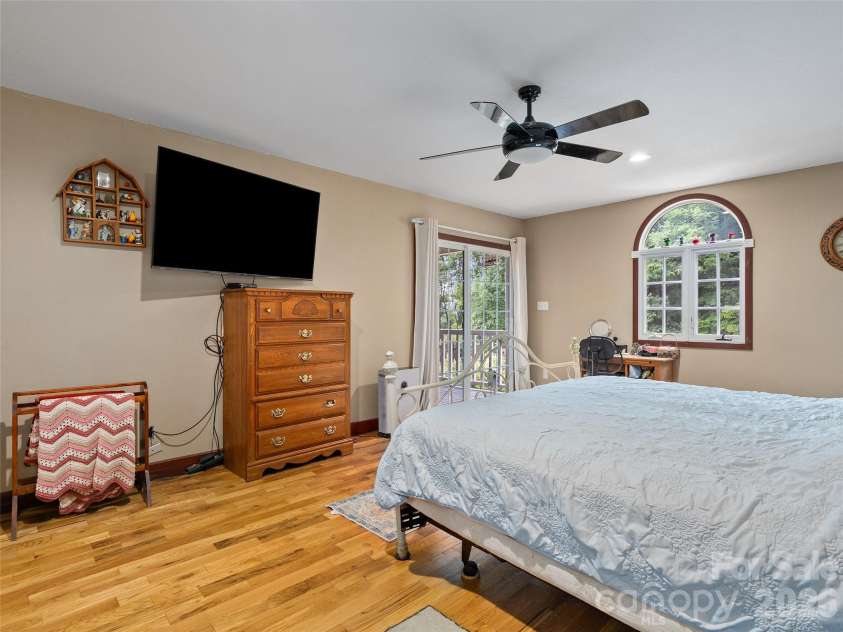 81 Aldens Way, Clyde, NC 28721.  MLS# CAR4400047, YatesRealty ID 35300. 