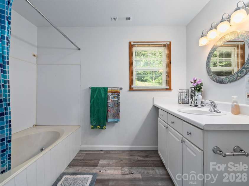 81 Aldens Way, Clyde, NC 28721.  MLS# CAR4400047, YatesRealty ID 35300. 
