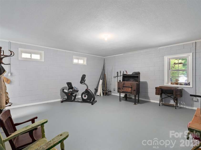 81 Aldens Way, Clyde, NC 28721.  MLS# CAR4400047, YatesRealty ID 35300. 