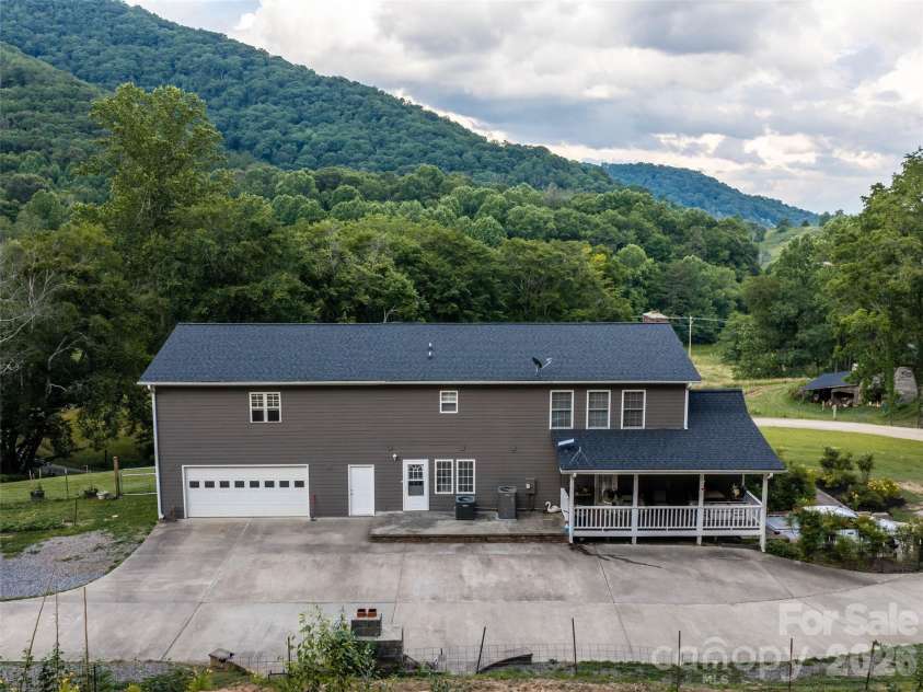 81 Aldens Way, Clyde, NC 28721.  MLS# CAR4400047, YatesRealty ID 35300. 
