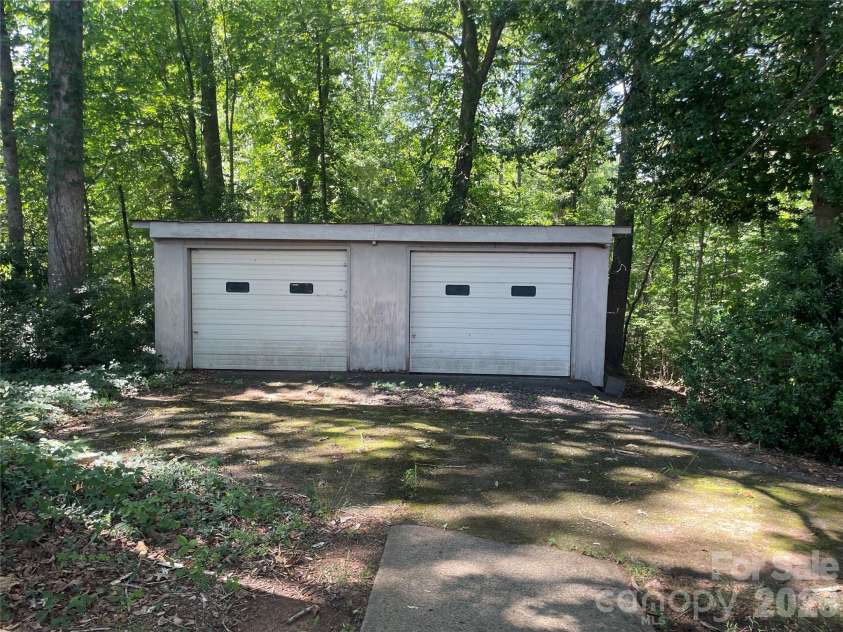 1099 Amherst Road, Morganton, NC 28655.  MLS# CAR4400099, YatesRealty ID 35301. 24x24 garage