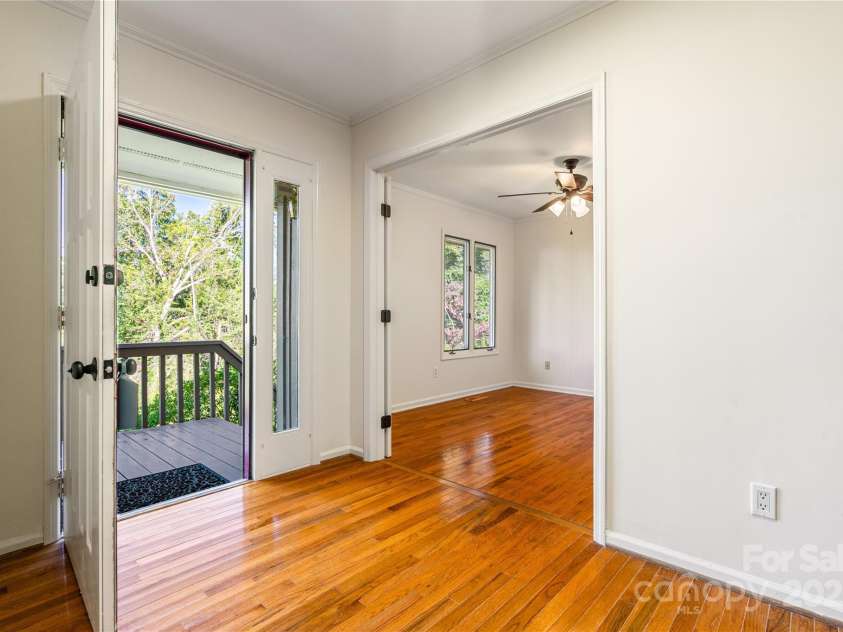 120 Clubwood Court, Asheville, NC 28803.  MLS# CAR4288117, YatesRealty ID 35301. 