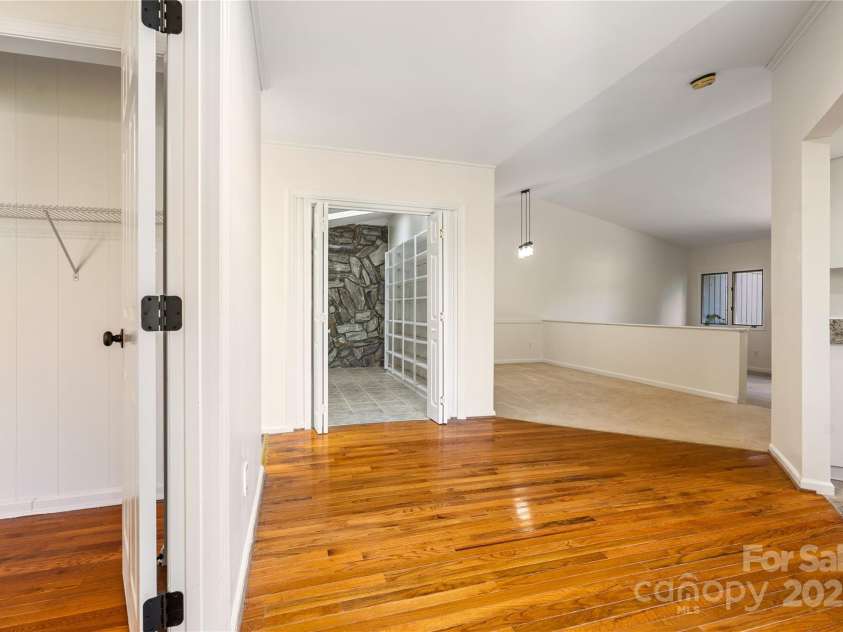 120 Clubwood Court, Asheville, NC 28803.  MLS# CAR4288117, YatesRealty ID 35301. 