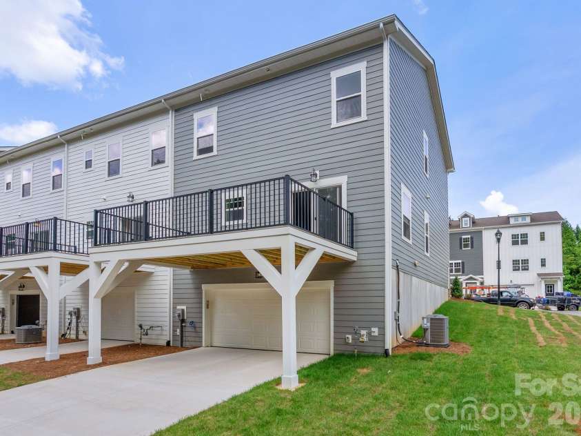191 Cherry Springs Lane, Asheville, NC 28804.  MLS# CAR4400368, YatesRealty ID 35302. 