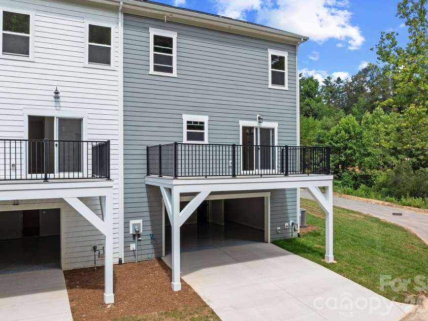 191 Cherry Springs Lane, Asheville, NC 28804.  MLS# CAR4400368, YatesRealty ID 35302. 